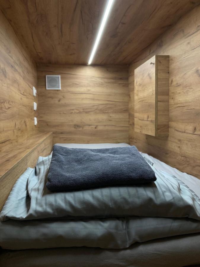 Hostal Capsule Zizkov Tower